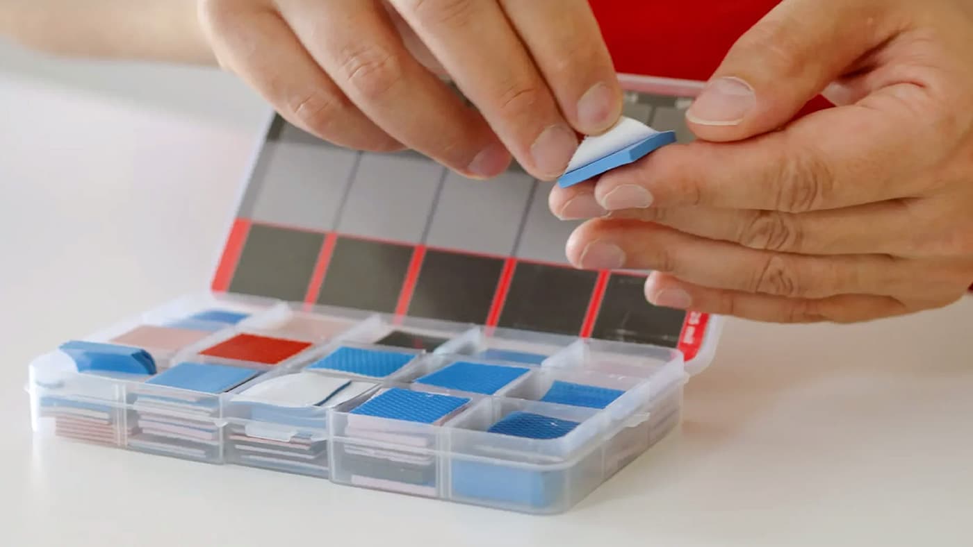 Muster von Henkel GAP & Sil Pads bei SKA Tech Electronics